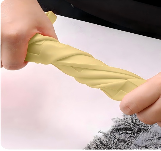 Twist test of silicone Griddle Mat